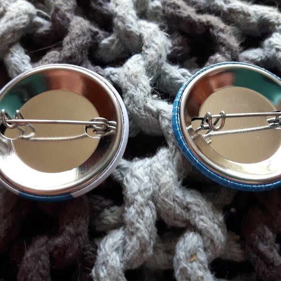 RARE Steam Whistle Pale Ale Pins Lot of 2 - Picture 2 of 4